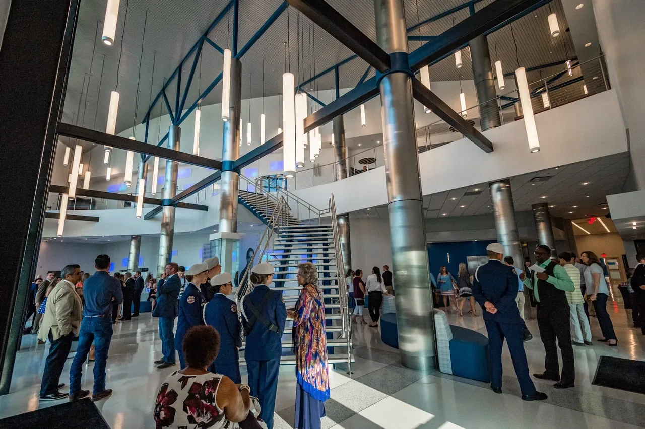 Dr. Rodney R. Lafon Performing Arts Center, Lamar building construction (concourse)