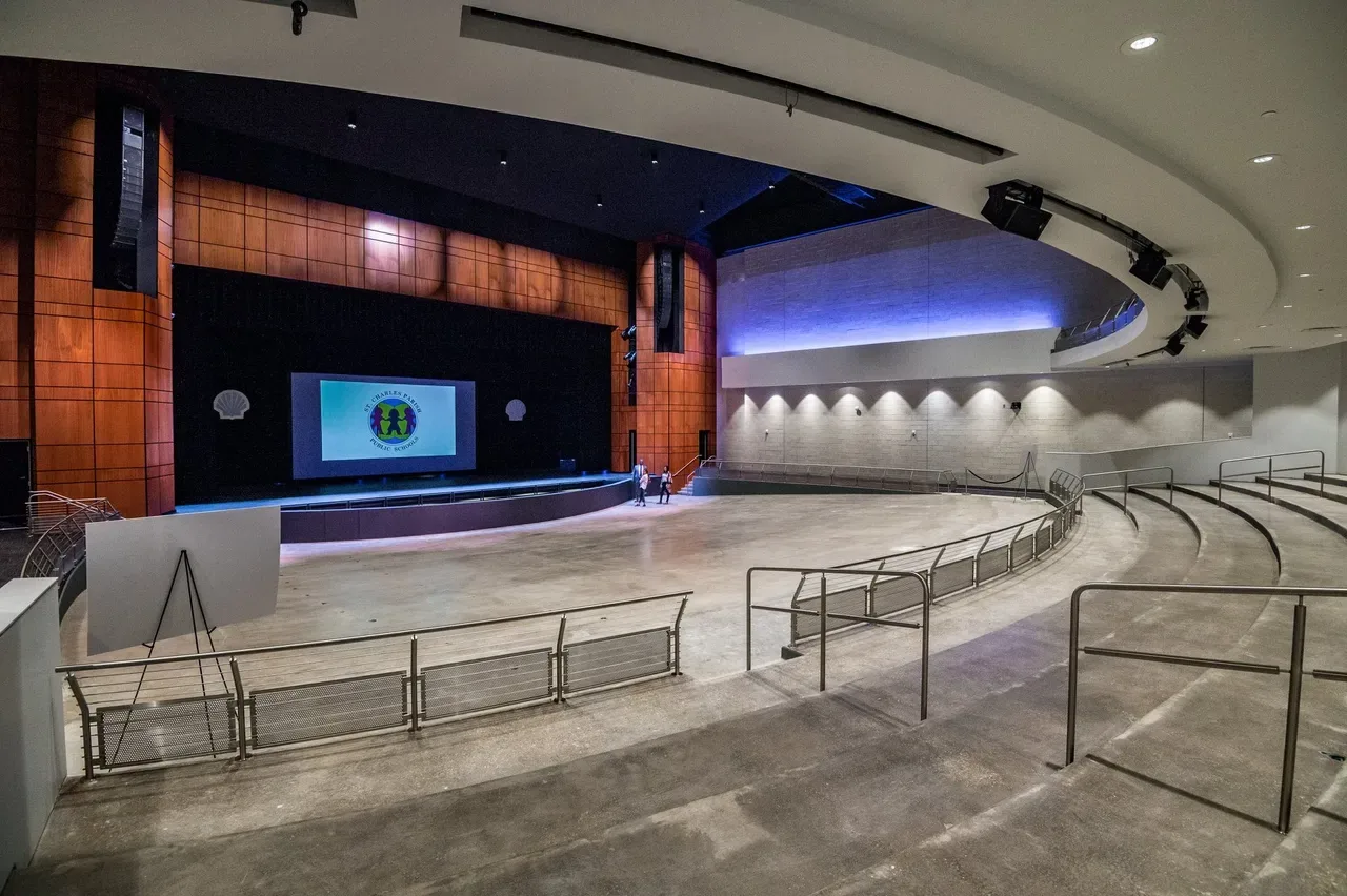 Dr. Rodney R. Lafon Performing Arts Center, Lamar building construction (auditorium)